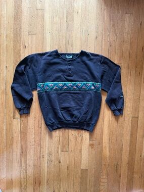 Vintage-Style Black Crewneck Sweater with Multicolor Geometric Band